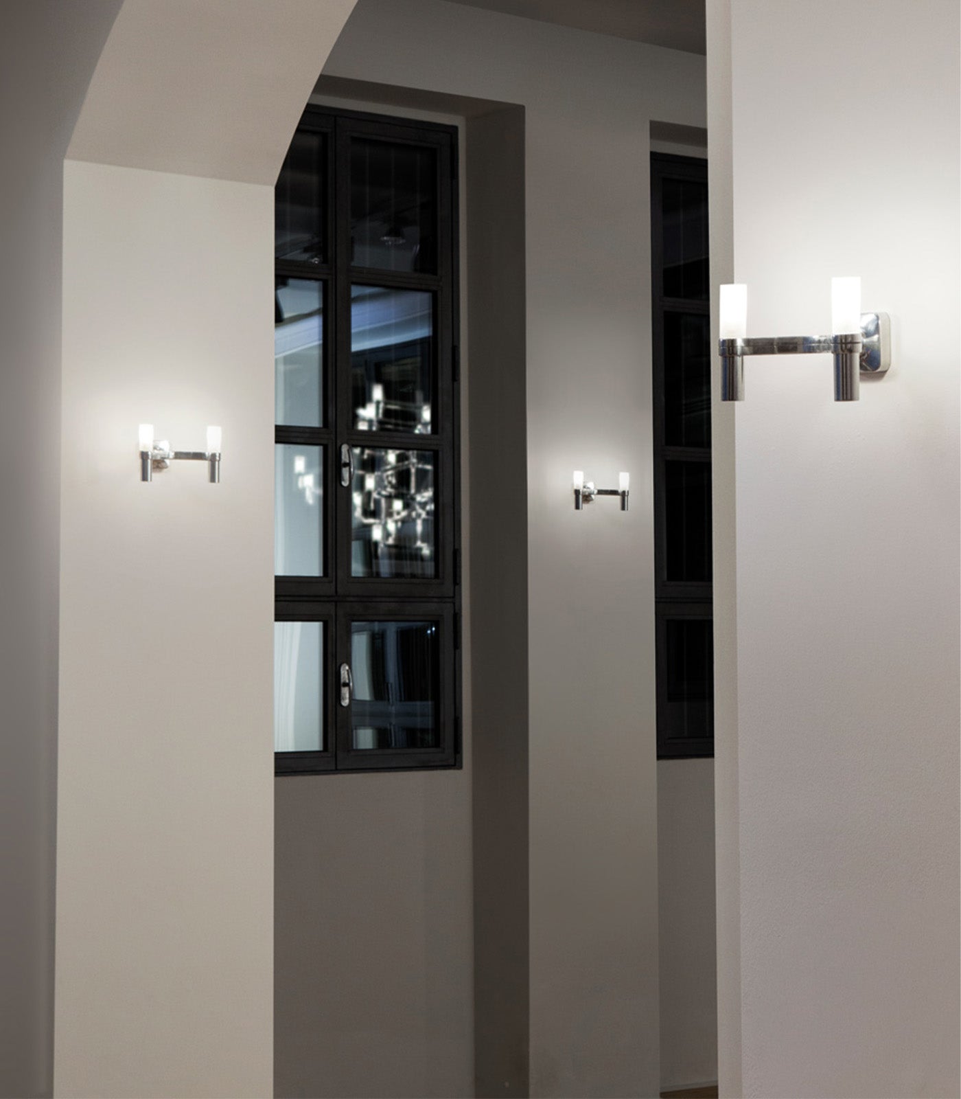 Crown Wall Light