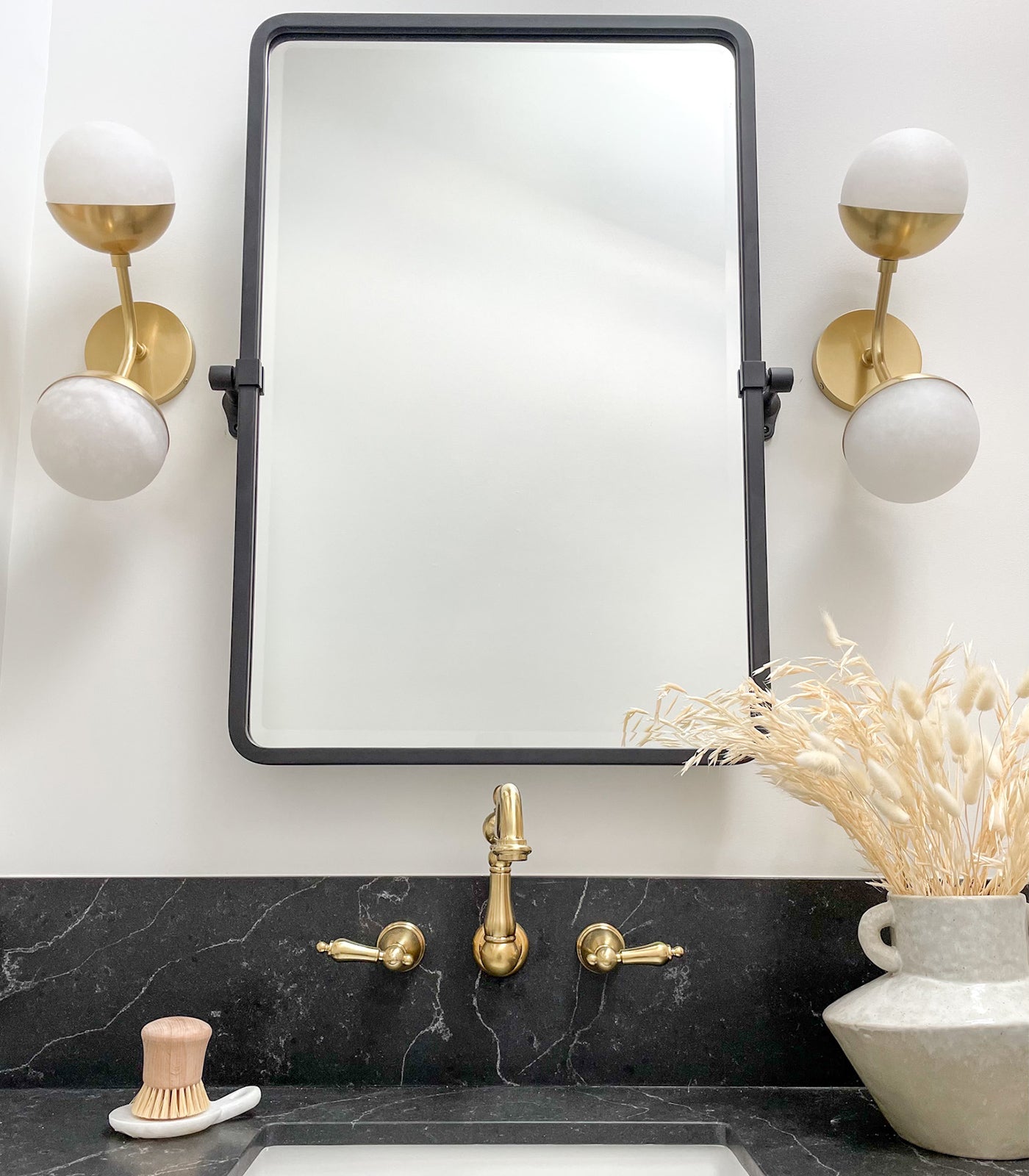 Saratoga Wall Light