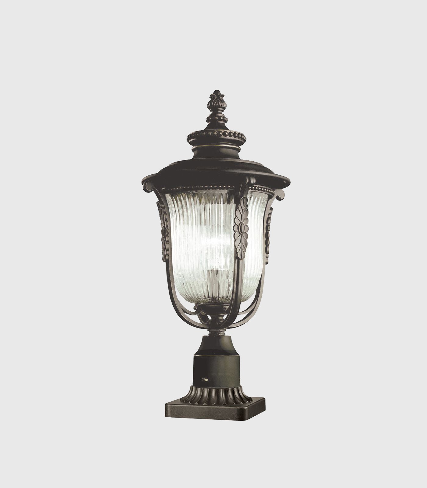 Luverne Pedestal Light