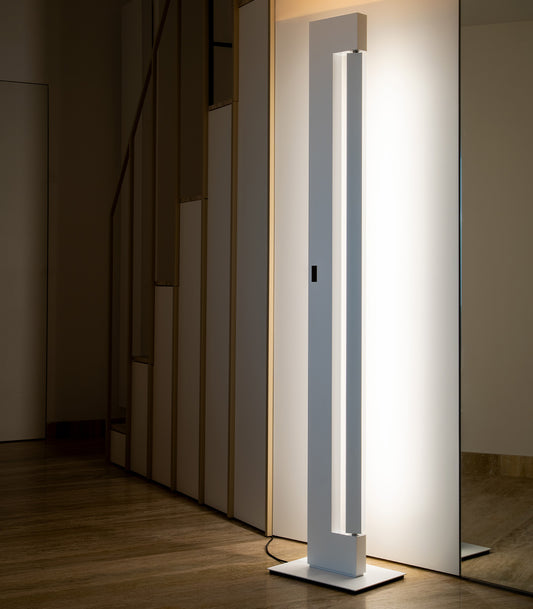 Ara Floor Lamp