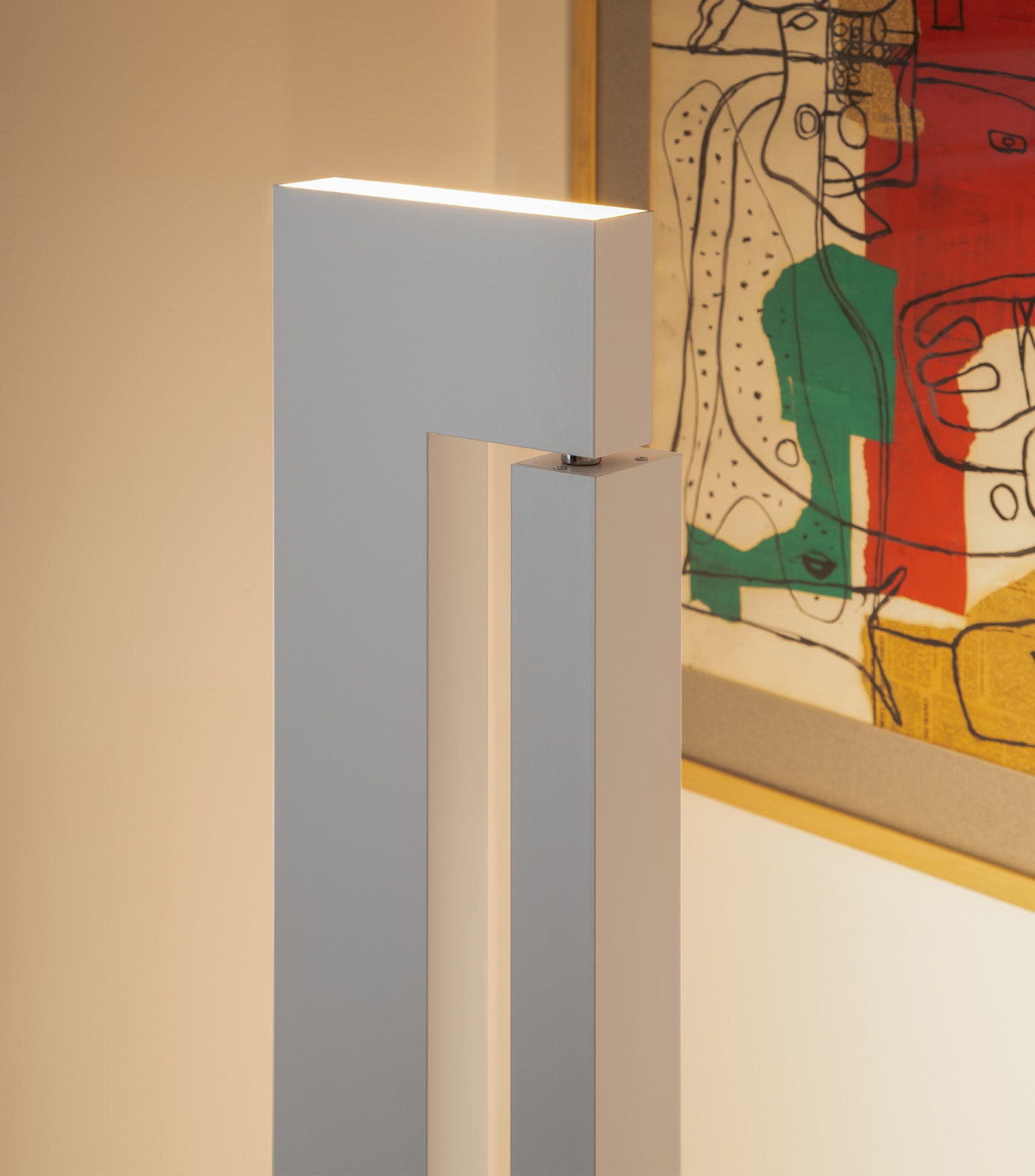 Ara Floor Lamp