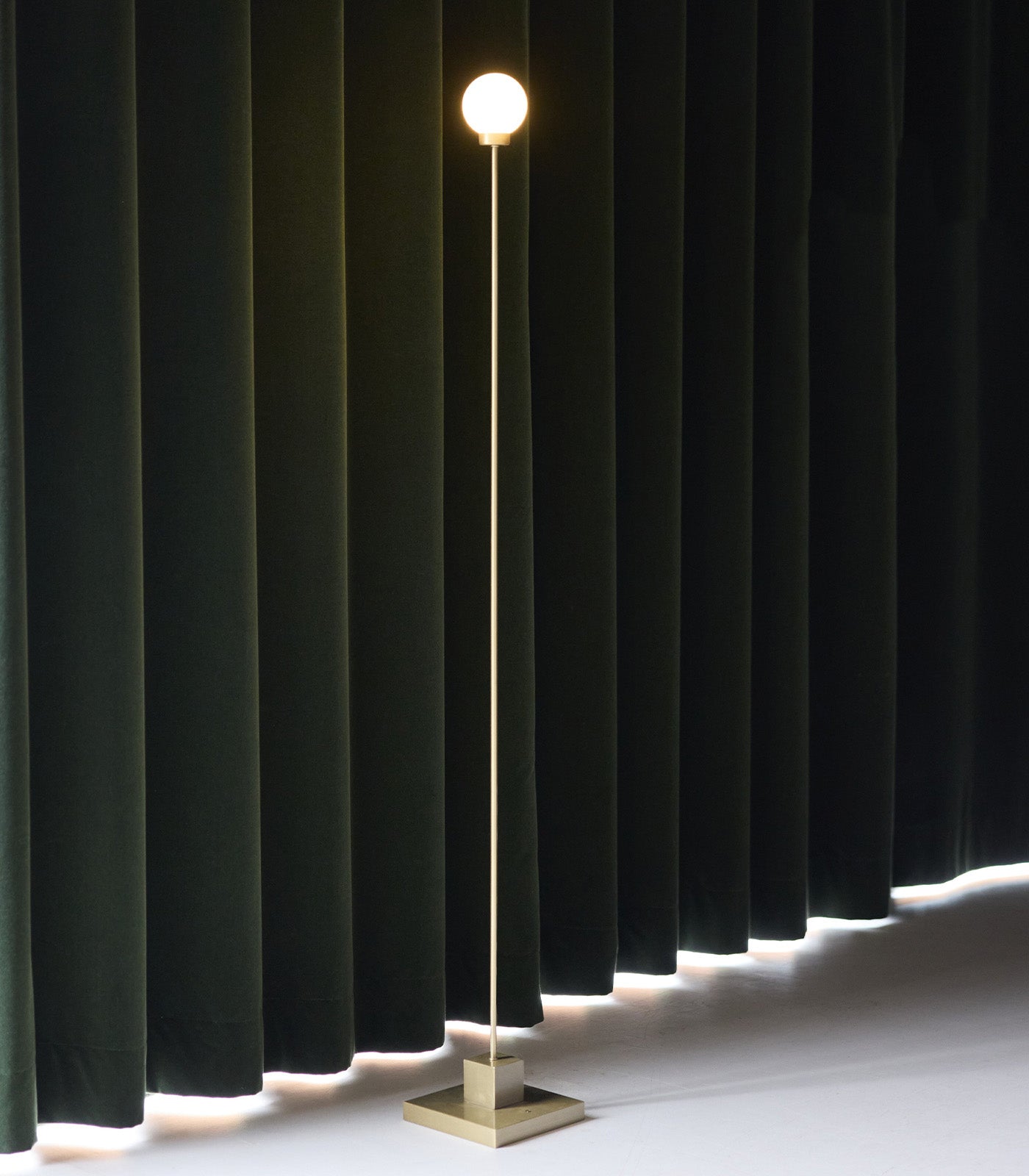 Snowball Portable Floor Lamp