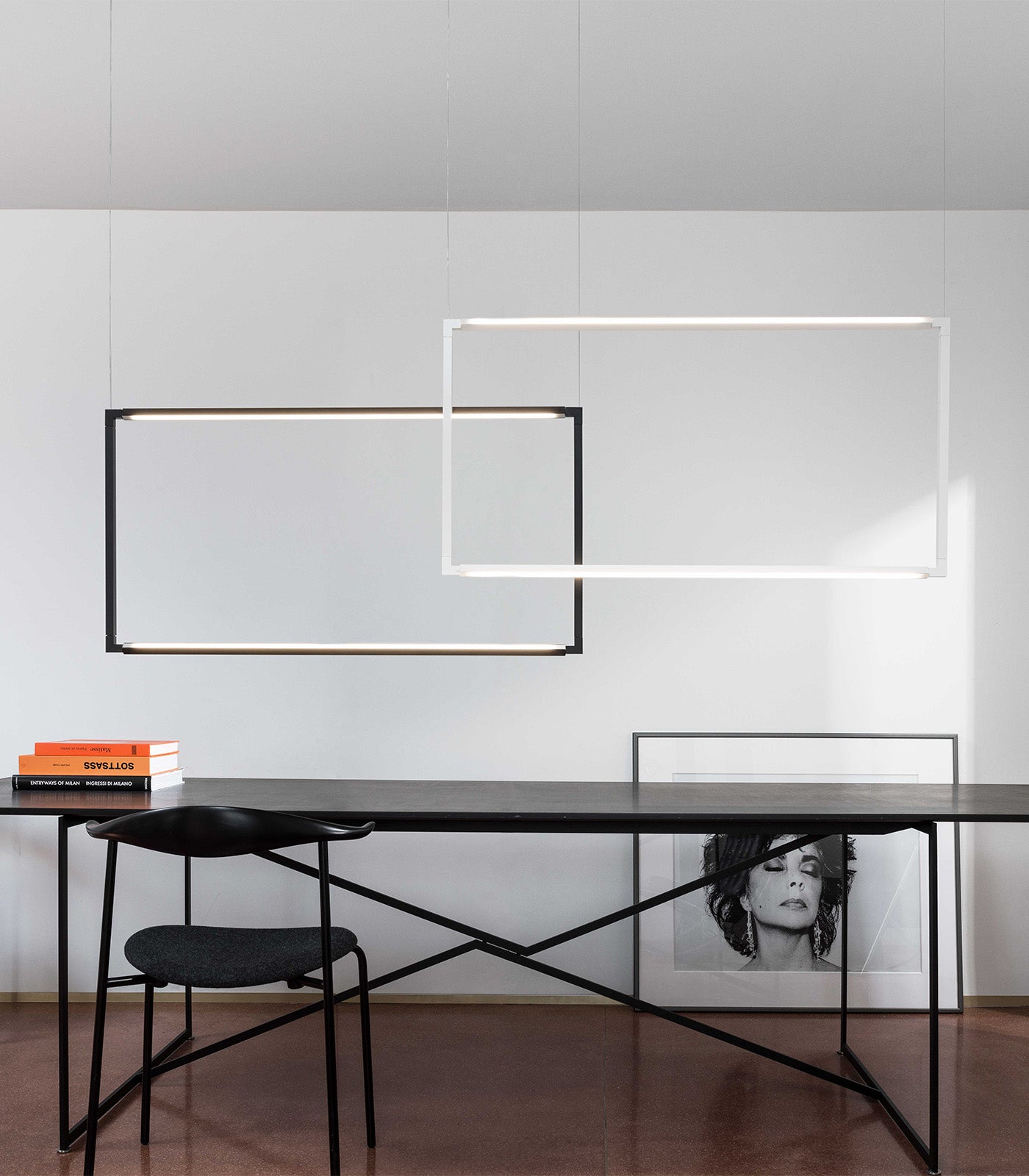 Spigolo Vertical Pendant Light