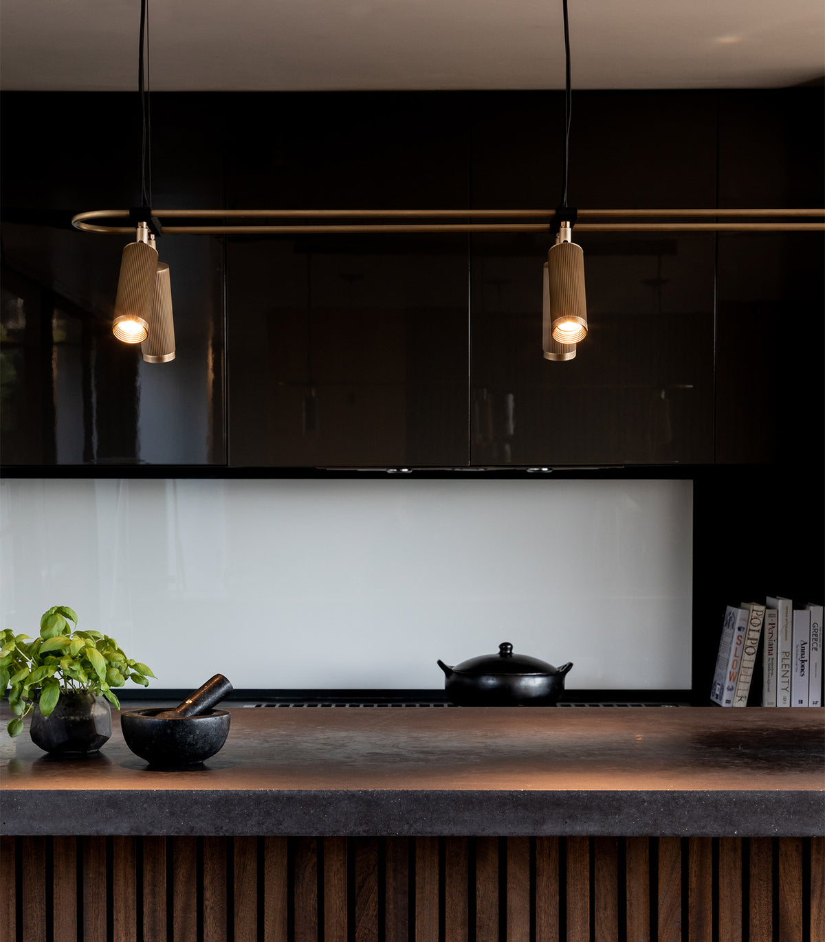 Spot 8lt Pendant Light