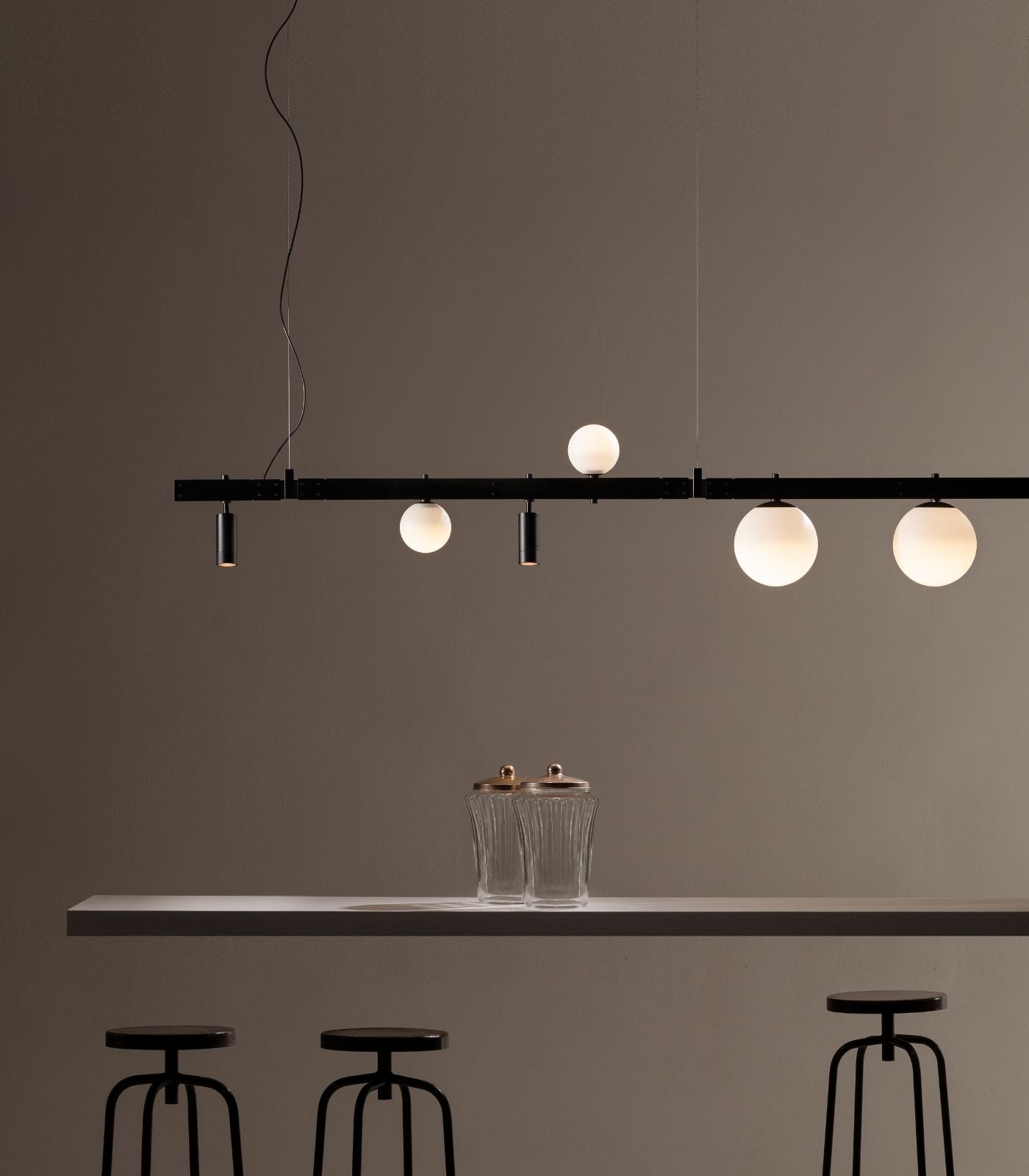 Stant Linear Pendant Light