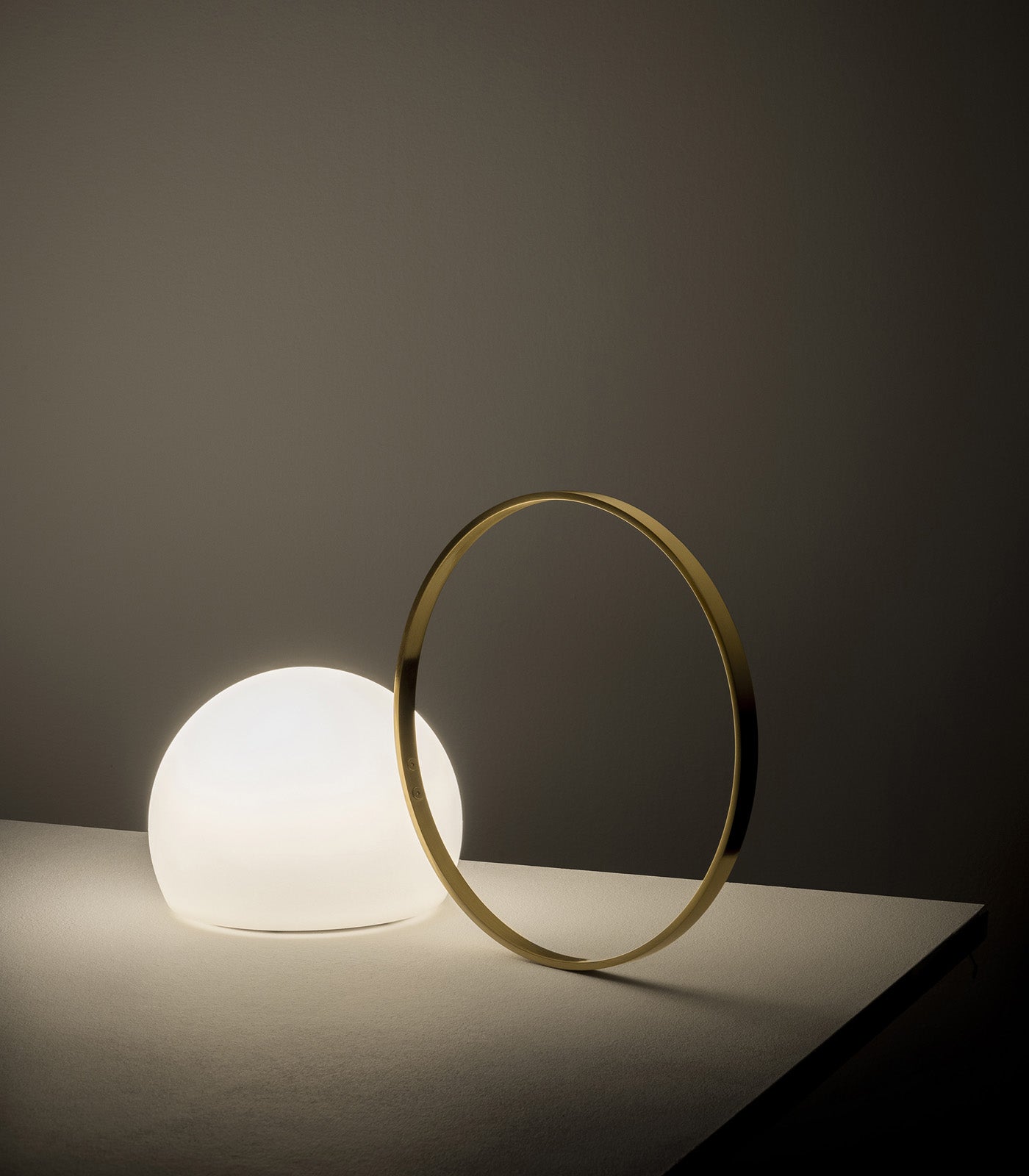 Circ Ring Table Lamp