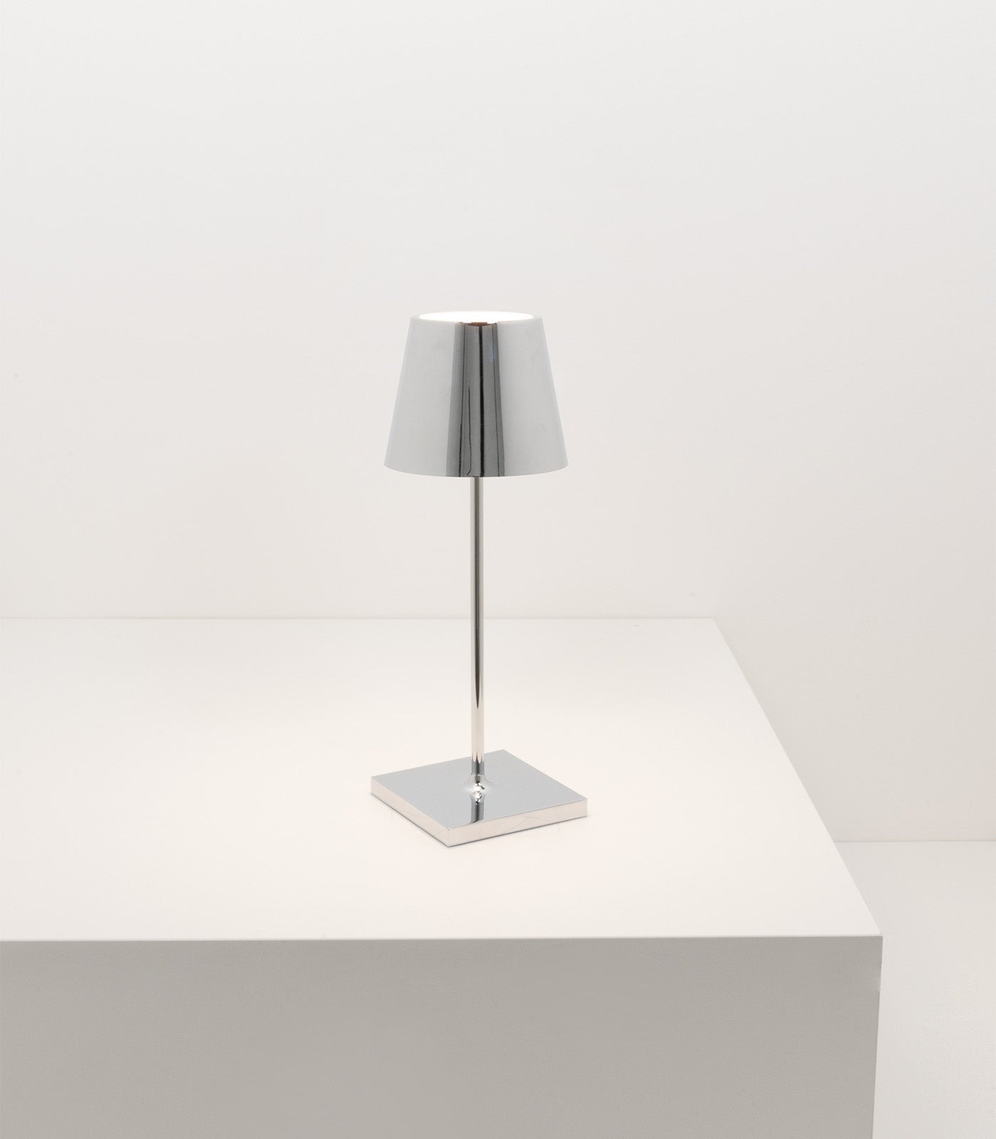 Poldina Mini Metallic Table Lamp