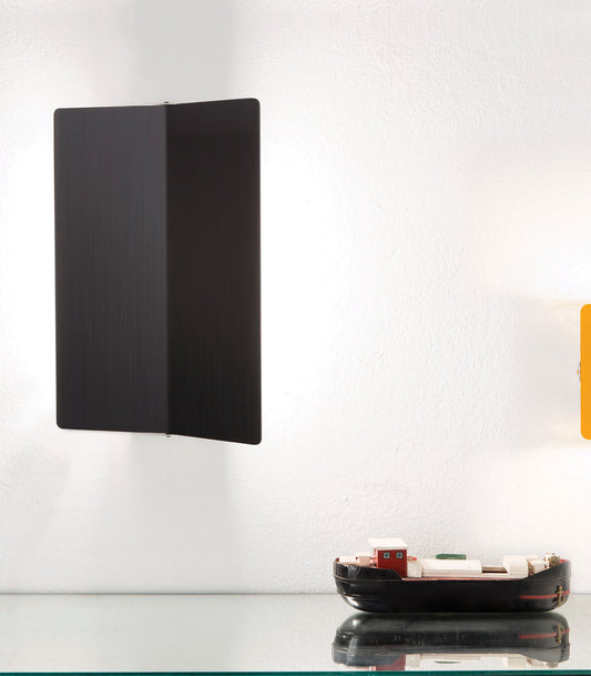 Applique à Volet Pivotant Plié Wall Light