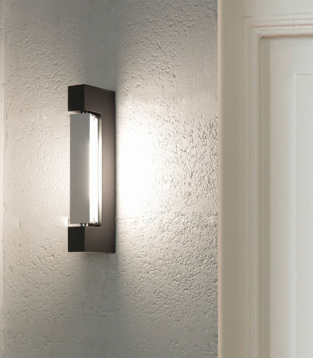 Ara Wall Light