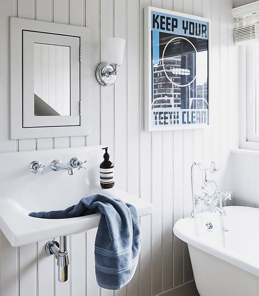 Huguenot Lake Wall Light