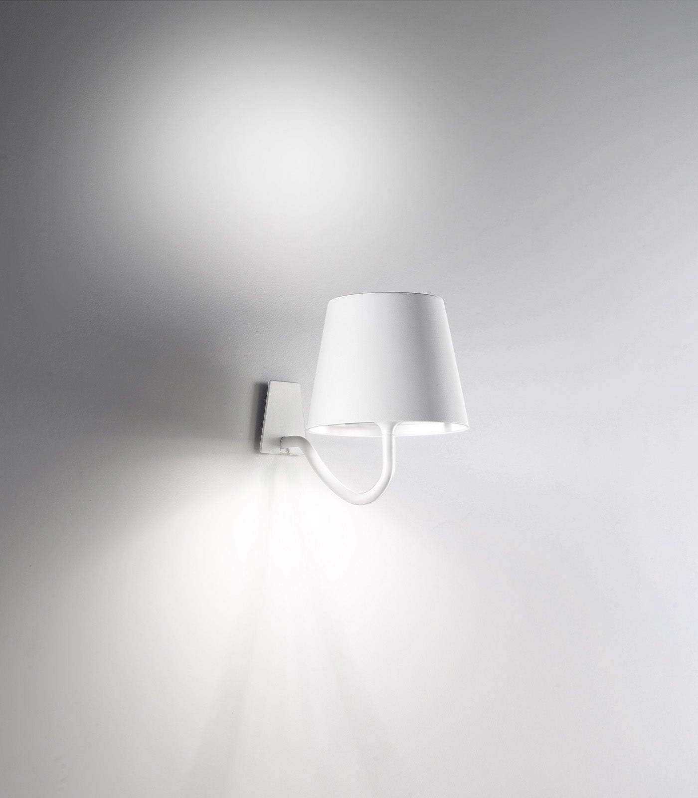 Poldina Wall Light
