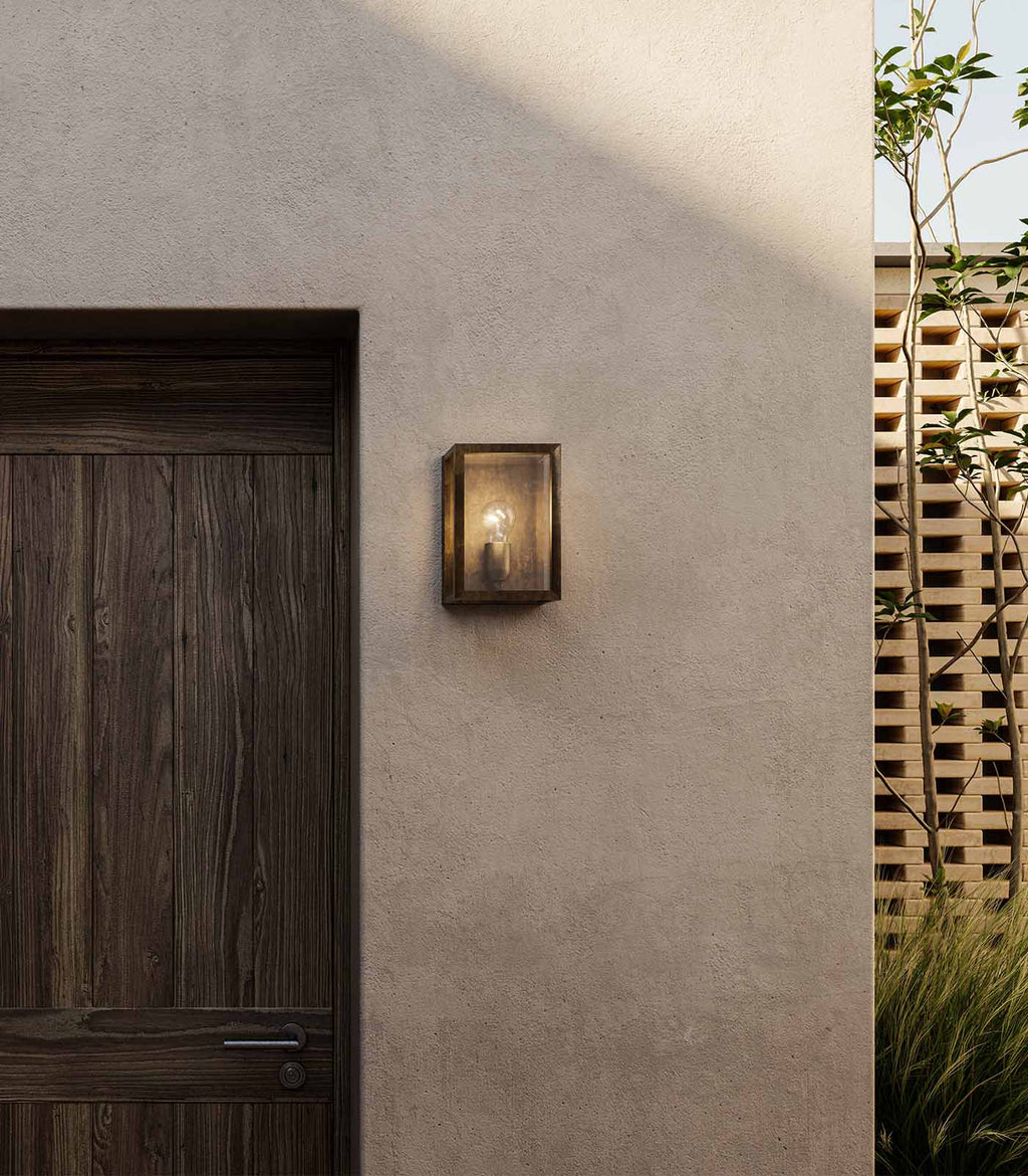 Quadro Wall Light