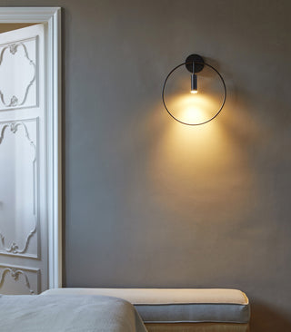 Revolta Wall Light