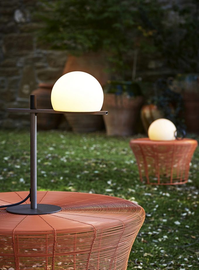 Circ Outdoor Table Lamp by Estiluz