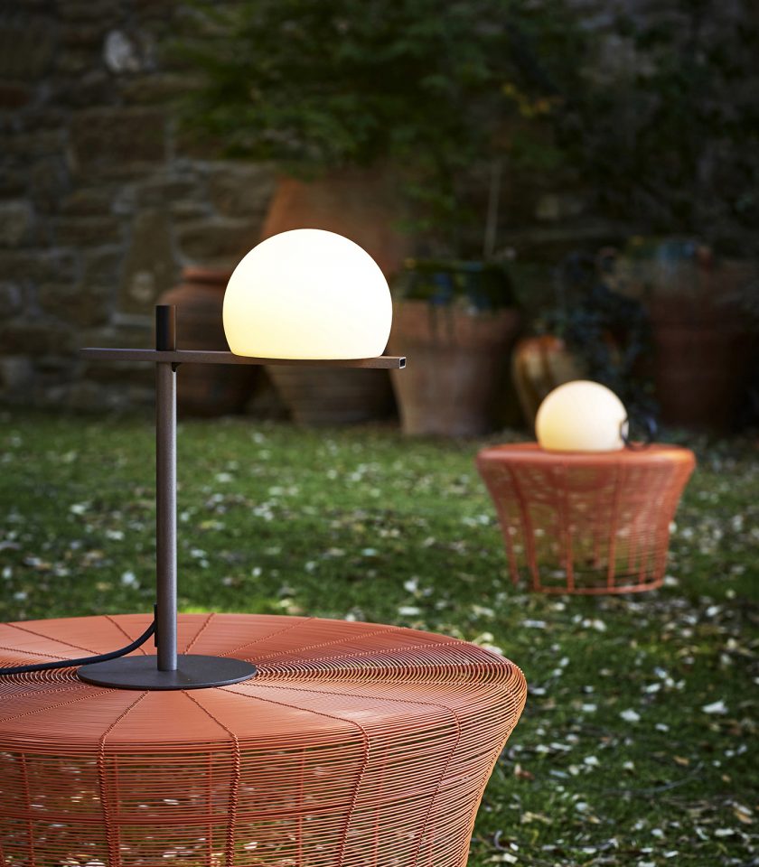 Circ Outdoor Table Lamp by Estiluz